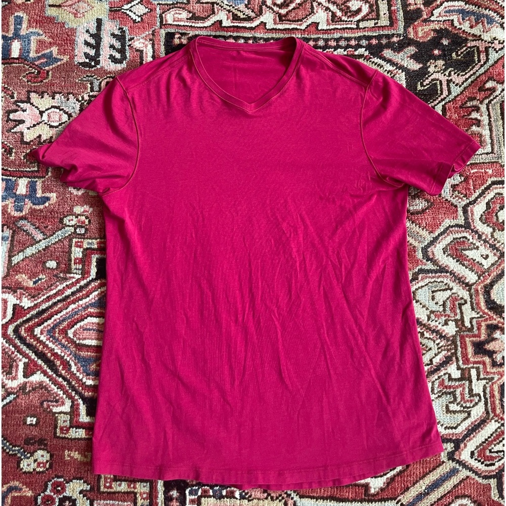 Lululemon Men’s V-Neck Short Sleeve Tee